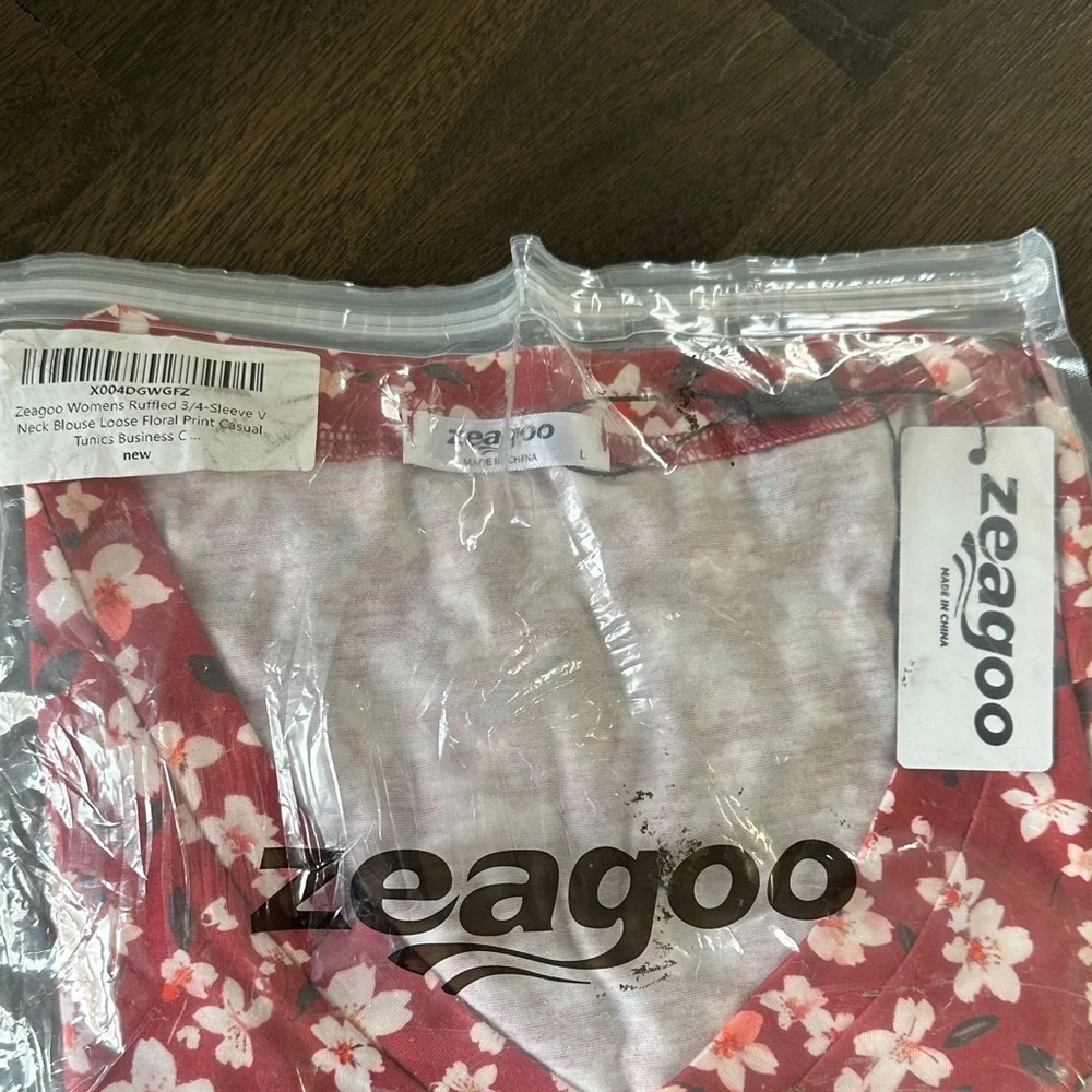 Zeagoo Red Floral Blouse with Ruffle Sleeves size large